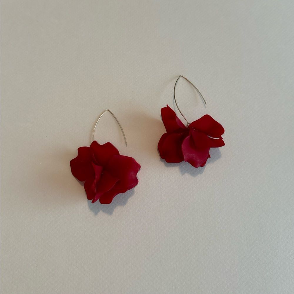 Red flower drop earrings M782
